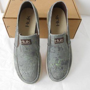 New in the box HUK Brewster Size 10 Boat Shoes